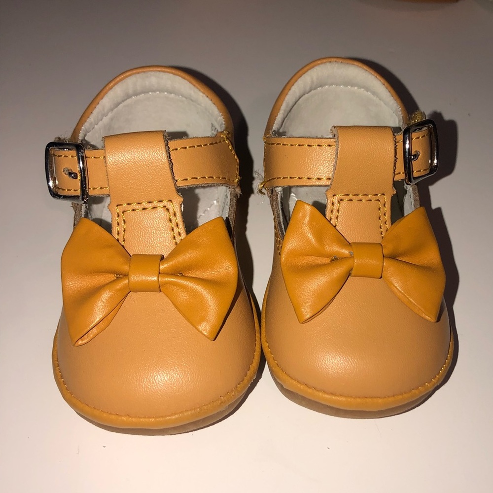 Size 2 tan L’Amour Angels with the bow 🎀 like new